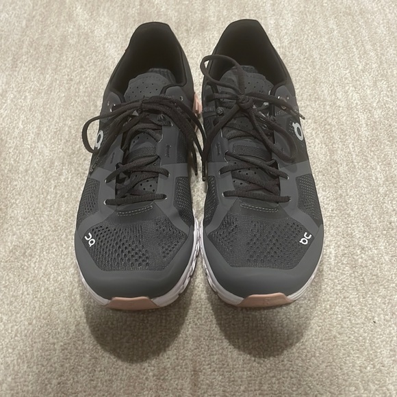 On Running Cloudflow size 7.5 - Picture 1 of 6